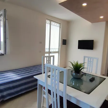 Il Limoneto Di Leo * マスカリ